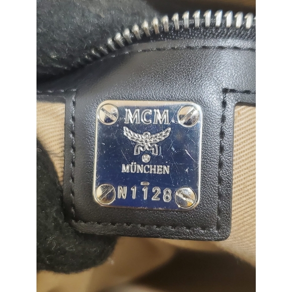 MCM Tantris Embossed Leather Large Pouch Black & Wallet - Picture 4 of 11